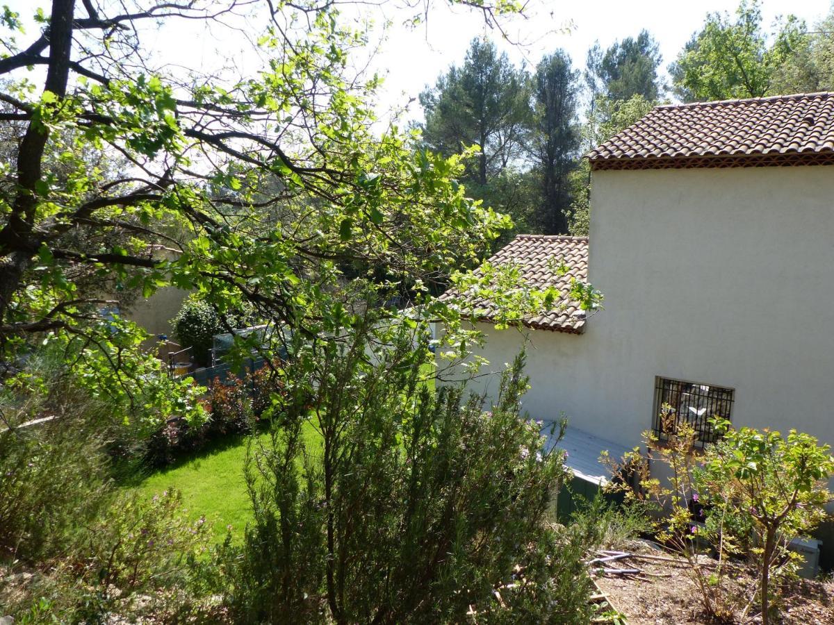 Cabane Dans Les Arbres "La Kaz Aux Cigales" Cuers Exterior foto